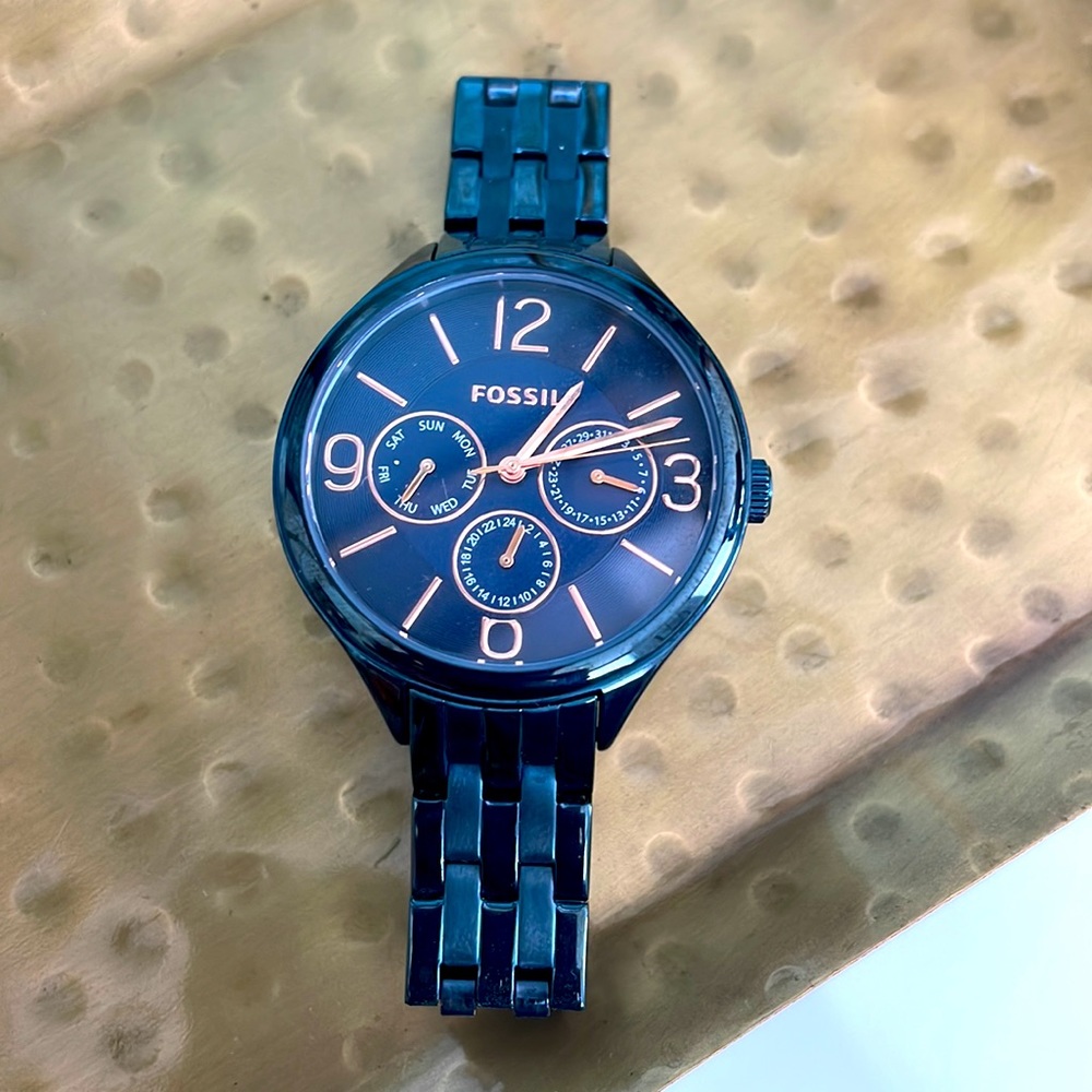 Fossil Watch - Picture 2 of 3